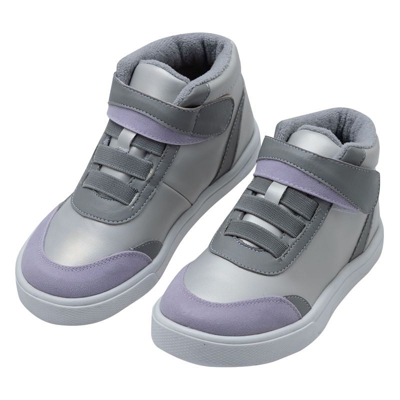 Tenis-tipo-en-sintetico-con-complemento-en-cordones-