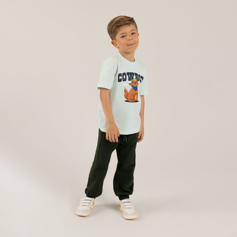 Camiseta-para-nino-con-grafico-en-el-frente-Verde