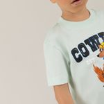 Camiseta-para-nino-con-grafico-en-el-frente-Verde