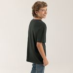 Camiseta-verde-para-nino-con-estampado-en-el-frente-Verde