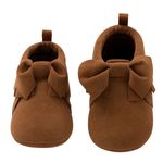 Zapatos-para-recien-nacida-con-mono
