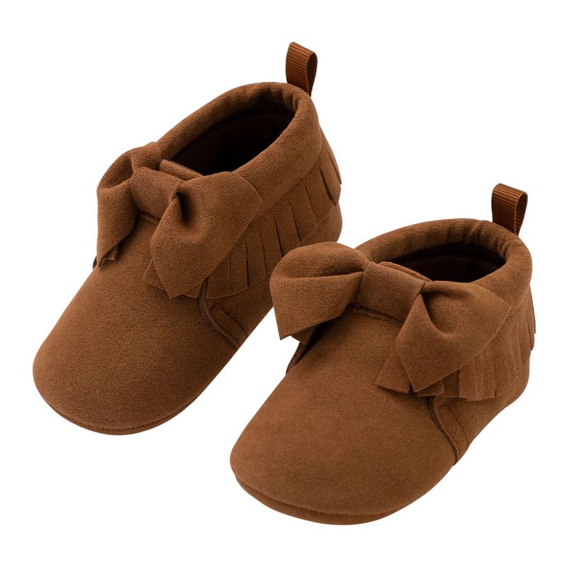 Zapatos-para-recien-nacida-con-mono