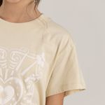 Camiseta-para-nina-manga-corta-con-corte-en-la-espalda-Beige