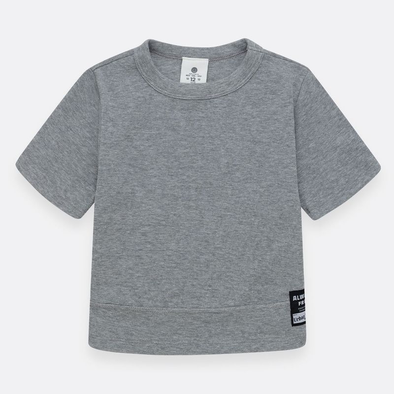 Camiseta-para-niña-silueta-crop-top