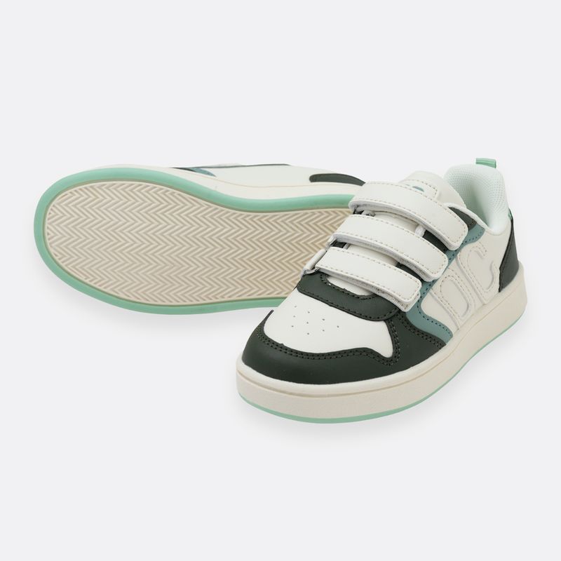 Tenis-casuales-para-nino-con-correas-de-velcro