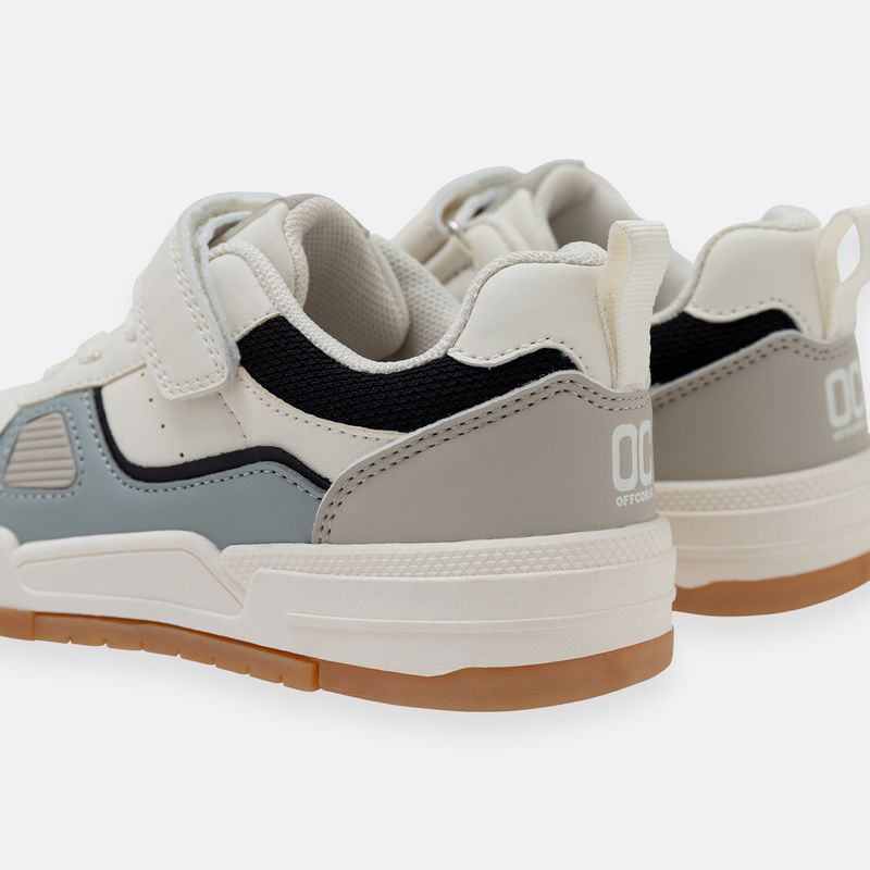 Tenis-casuales-para-nino-con-correa-de-velcro-y-cordones-elasticos