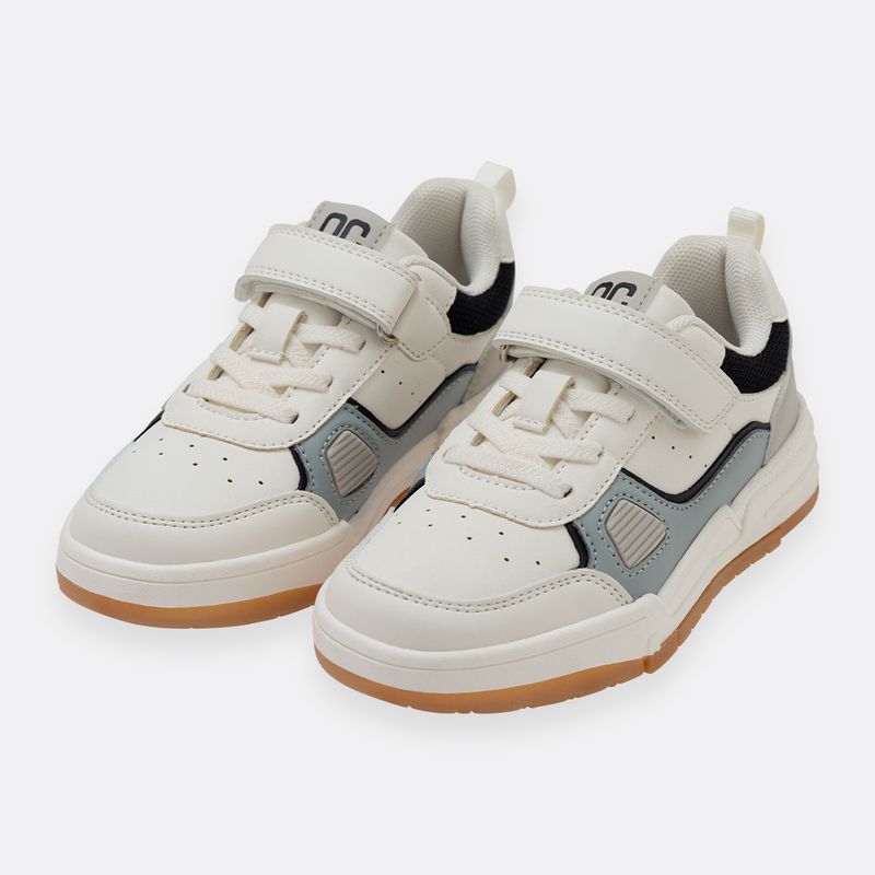 Tenis-casuales-para-nino-con-correa-de-velcro-y-cordones-elasticos