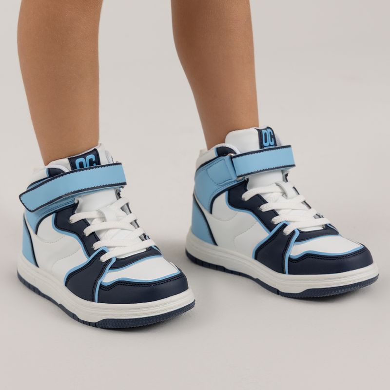 Tenis-bota-para-nino-con-correa-de-velcro-y-cordones-elasticos