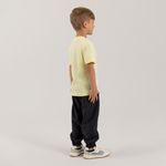 Conjunto-para-nino-de-camiseta-y-pantalon-jogger
