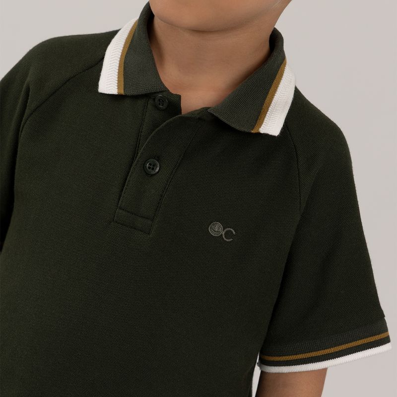 Camiseta-polo-para-nino-con-detalle-bordado