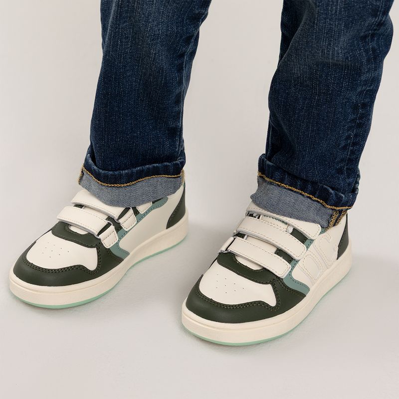 Denim-silueta-slim-para-nino