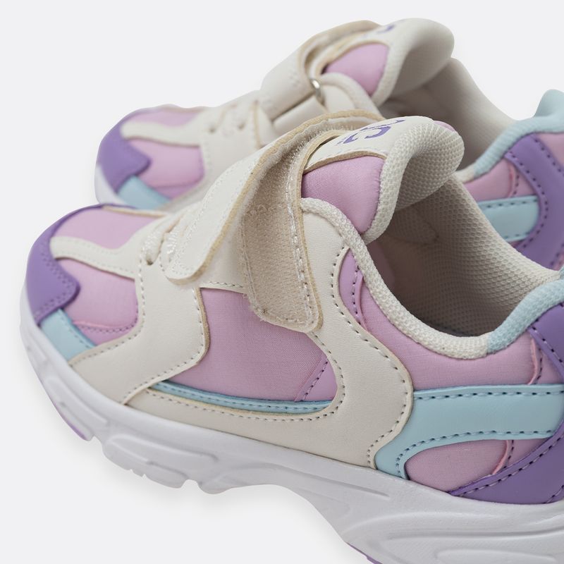 Tenis-deportivos-para-nina-con-correa-de-velcro-y-cordones-elasticos