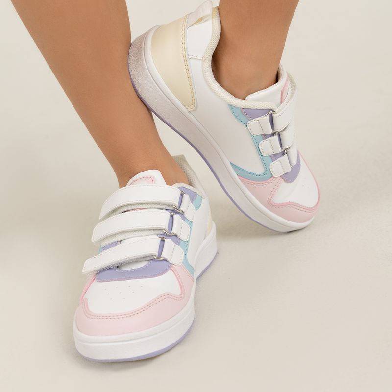 Tenis-casuales-para-nina-con-correas-del-velcro
