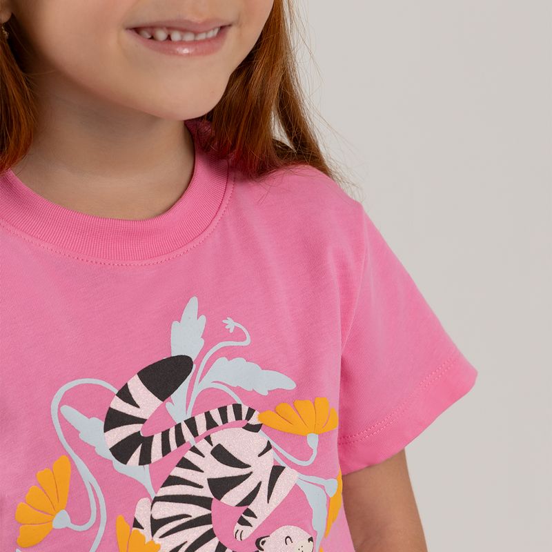 Camiseta-para-nina-manga-corta-con-grafico