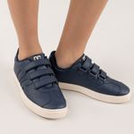 Tenis-casuales-para-nino-con-correas-de-velcro