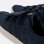 Tenis-casuales-para-nino-con-correas-de-velcro