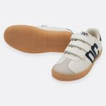 Tenis-casuales-para-nino-con-correas-de-velcro