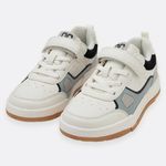 Tenis-casuales-para-nino-con-correa-de-velcro-y-cordones-elasticos
