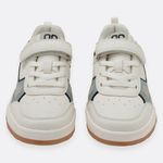 Tenis-casuales-para-nino-con-correa-de-velcro-y-cordones-elasticos