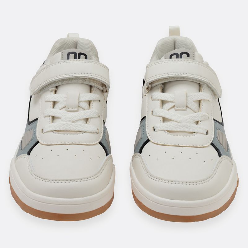 Tenis-casuales-para-nino-con-correa-de-velcro-y-cordones-elasticos