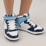 Tenis-bota-para-nino-con-correa-de-velcro-y-cordones-elasticos