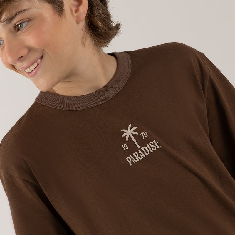 Camiseta-para-nino-con-estampado-en-la-espalda