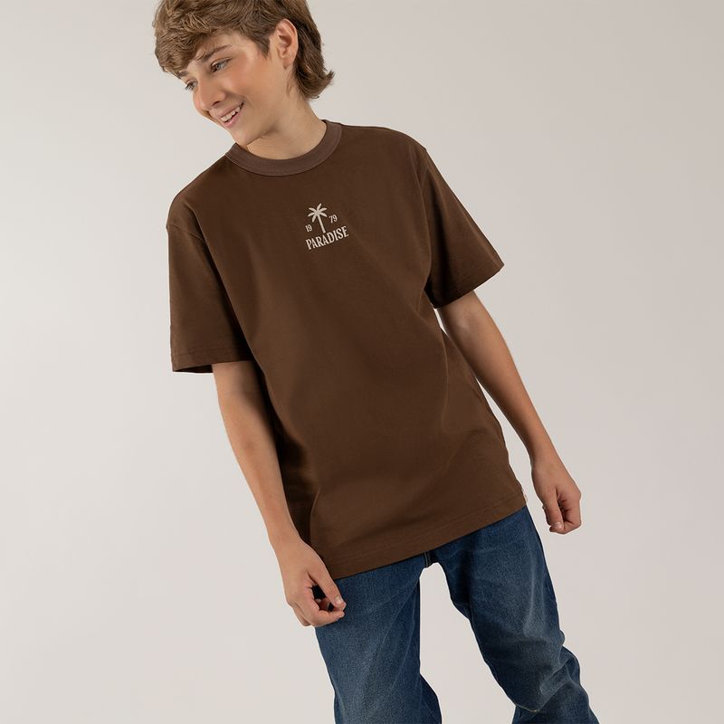 Camiseta-para-nino-con-estampado-en-la-espalda