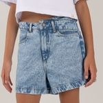Short-en-denim-para-nina-semiajustado