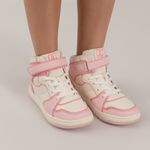 Tenis-bota-para-nina-con-colores-en-contraste