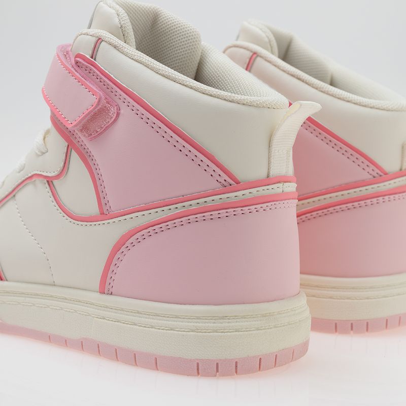 Tenis-bota-para-nina-con-colores-en-contraste