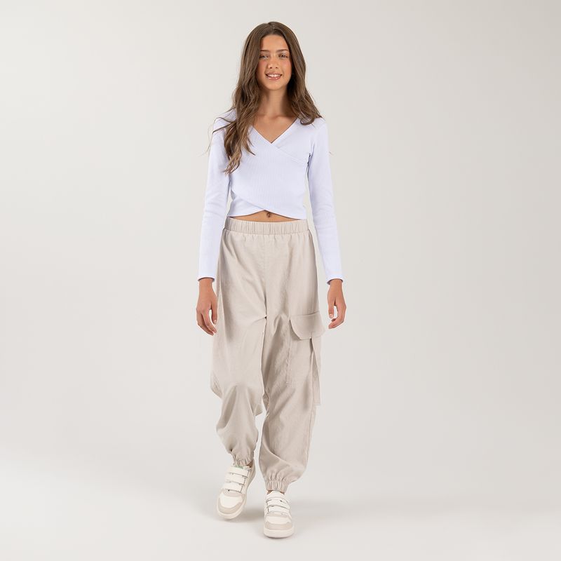Conjunto-para-nina-de-camiseta-crop-y-pantalon-silueta-parachute