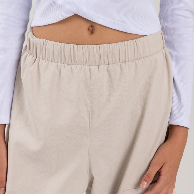 Conjunto-para-nina-de-camiseta-crop-y-pantalon-silueta-parachute