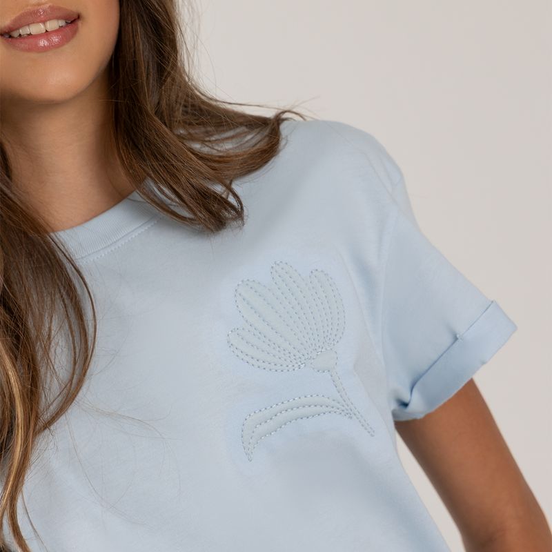 Camiseta-para-nina-manga-corta-con-detalle-bordado
