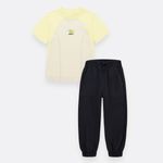 Conjunto-para-nino-de-camiseta-y-pantalon-jogger