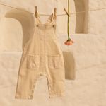 Overall-para-bebe-unisex-con-cargaderas-ajustables