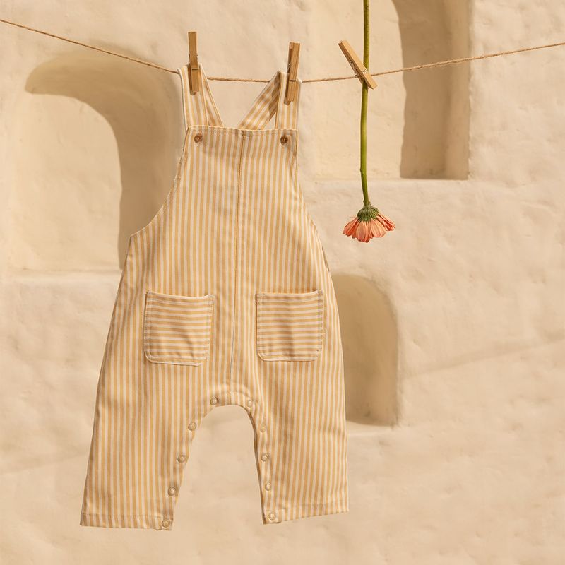 Overall-para-bebe-unisex-con-cargaderas-ajustables