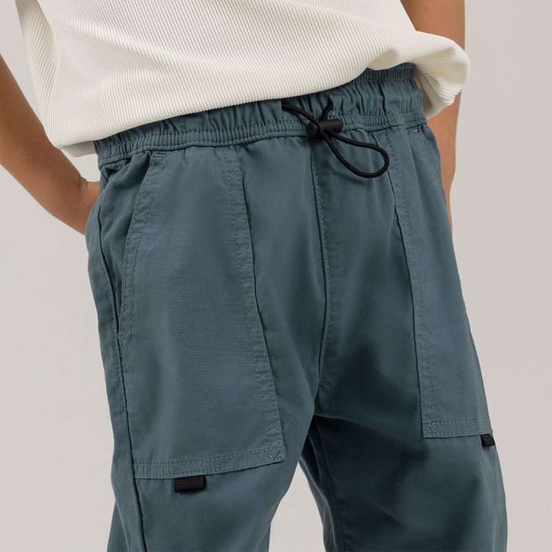 Pantalon-para-nino-tipo-jogger-con-pretina-ajustable