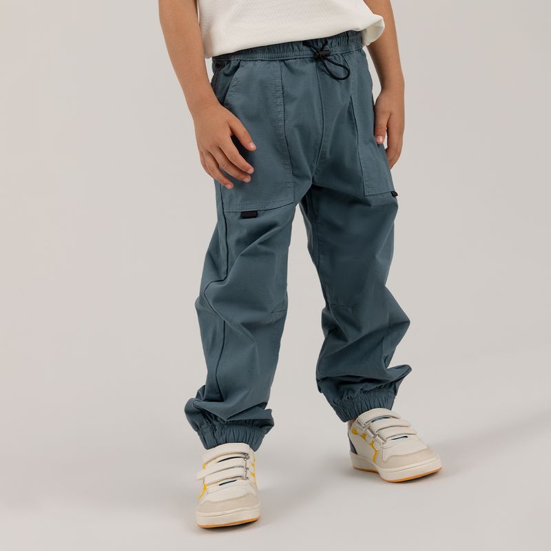 Pantalon-para-nino-tipo-jogger-con-pretina-ajustable