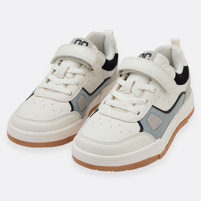 Tenis-casuales-para-nino-con-correa-de-velcro-y-cordones-elasticos