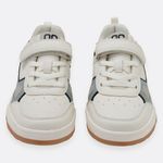 Tenis-casuales-para-nino-con-correa-de-velcro-y-cordones-elasticos