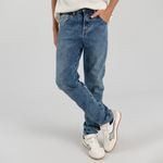 Denim-silueta-slim-para-nino